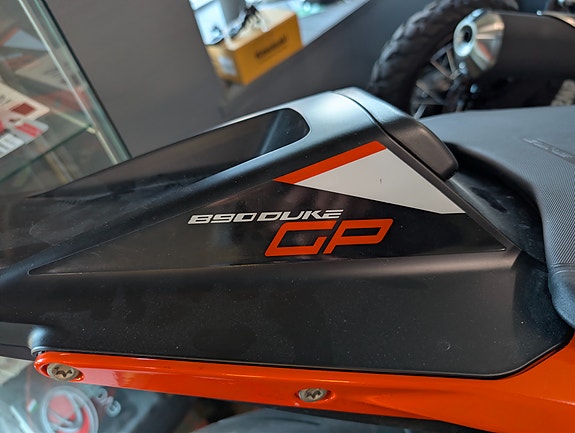 KTM 890 Duke 7 of 8
