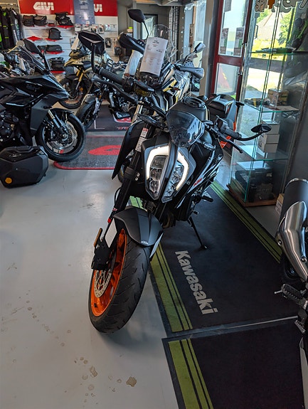 KTM 890 Duke 3 of 8