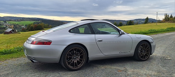 Porsche 911 4 of 16