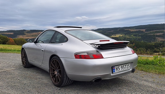 Porsche 911 8 of 16