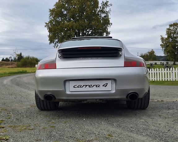 Porsche 911 6 of 16
