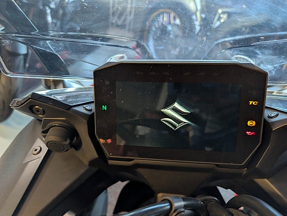 Suzuki GSX-S 1000 GT 6 of 11