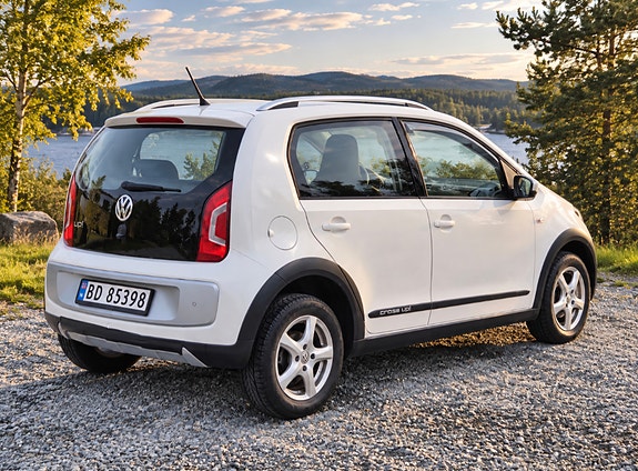 Volkswagen UP! 4 of 9