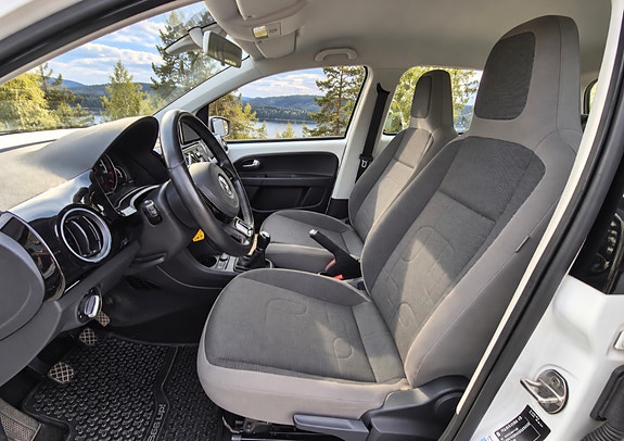 Volkswagen UP! 5 of 9