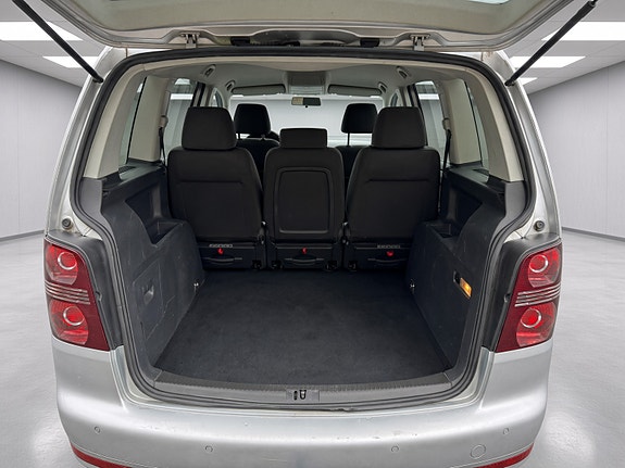 Volkswagen Touran 11 of 11
