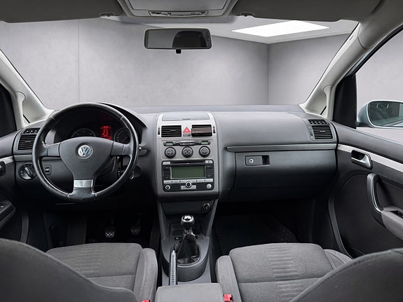 Volkswagen Touran 8 of 11