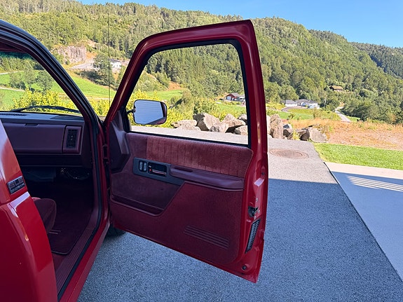 GMC Sierra 9 of 30