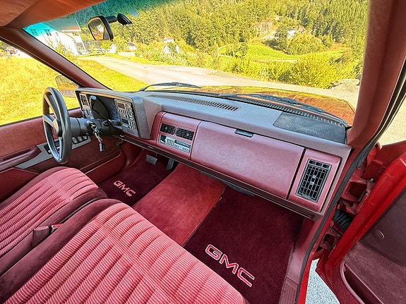 GMC Sierra 29 of 30