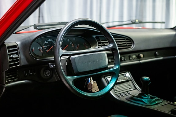 Porsche 944 24 of 30