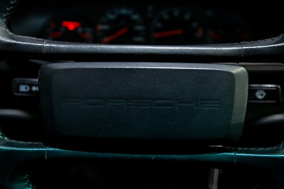 Porsche 944 26 of 30