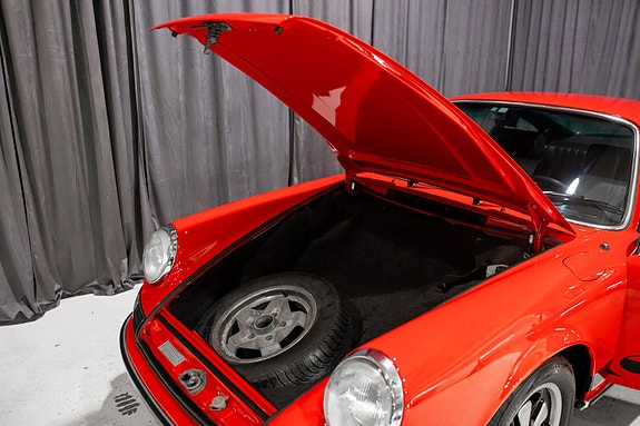 Porsche 911 T 8 of 29