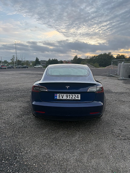 Tesla Model 3 5 of 17