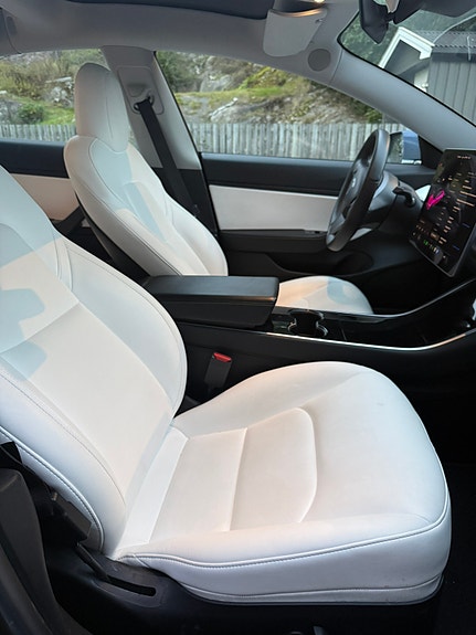 Tesla Model 3 10 of 17