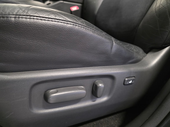 Toyota RAV4 11 of 23