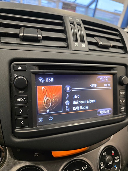 Toyota RAV4 16 of 23