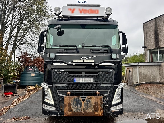 Volvo FH540 Tridem Brøyterigget Krokbil m/ Krokkasse. SE VIDEO 9 of 30