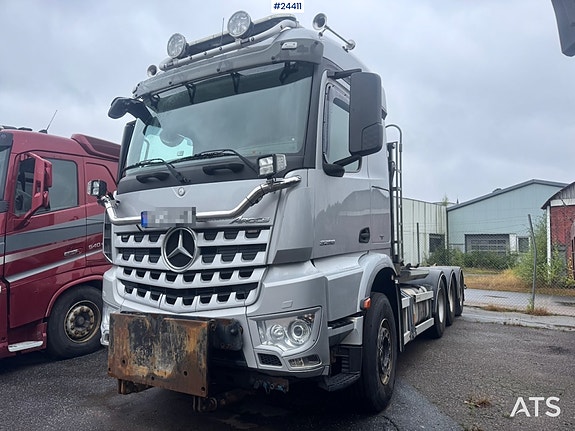 Mercedes-Benz Arocs 3258 Tridem brøyterigget krokbil 2 of 30