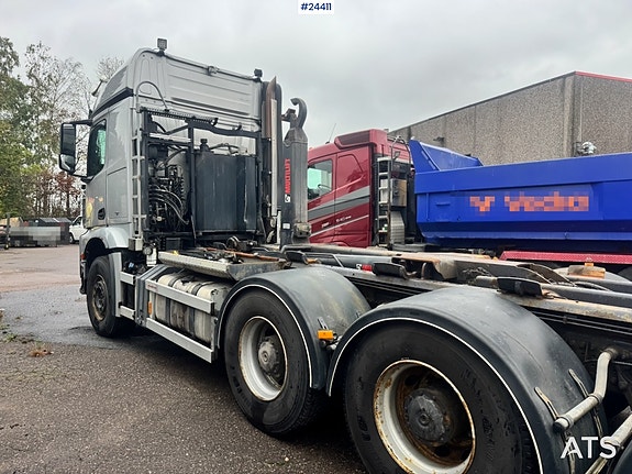Mercedes-Benz Arocs 3258 Tridem brøyterigget krokbil 3 of 30