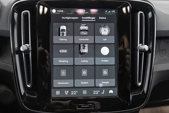 Volvo XC40 27 of 30