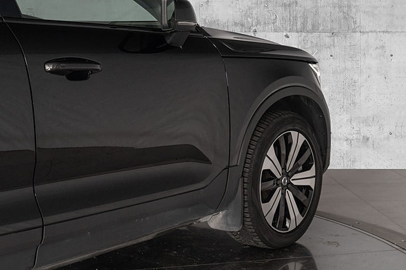 Volvo XC40 13 of 30