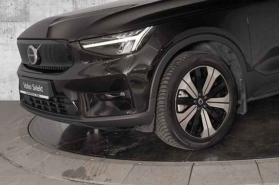 Volvo XC40 6 of 30