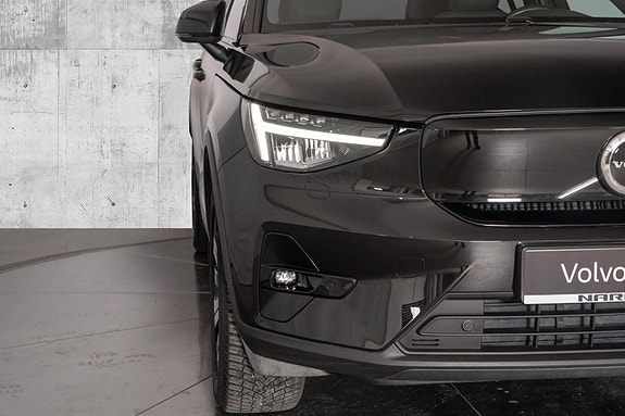 Volvo XC40 4 of 30