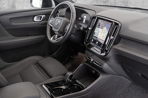 Volvo XC40 30 of 30