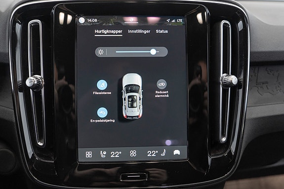 Volvo XC40 26 of 30