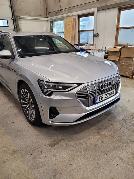Audi e-tron 3 of 16