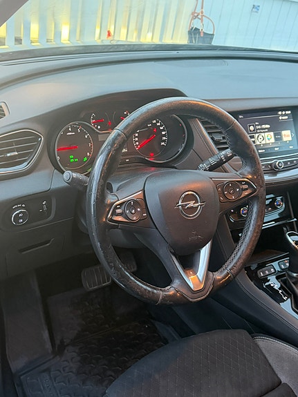 Opel Grandland X 12 of 19