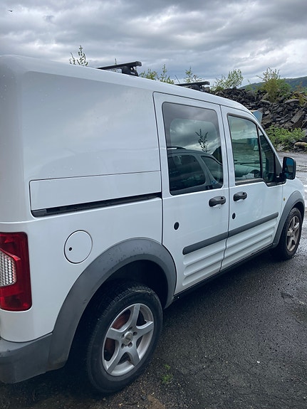 Ford Transit Connect 3 of 11