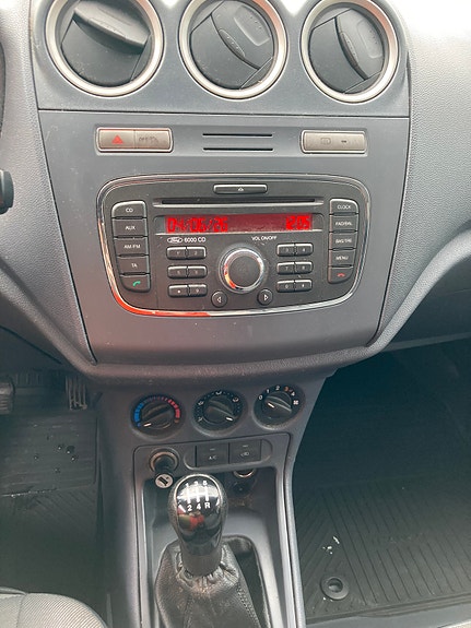 Ford Transit Connect 10 of 11
