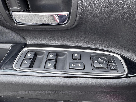 Mitsubishi Outlander 12 of 18