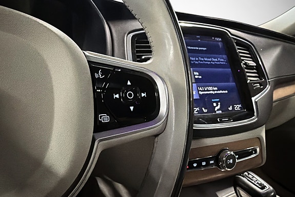 Volvo XC90 19 of 30