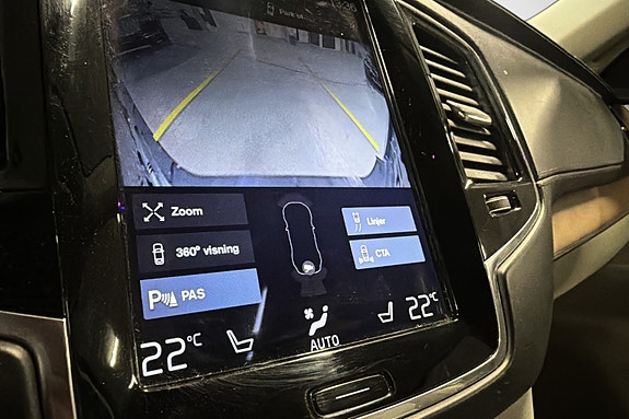 Volvo XC90 21 of 30