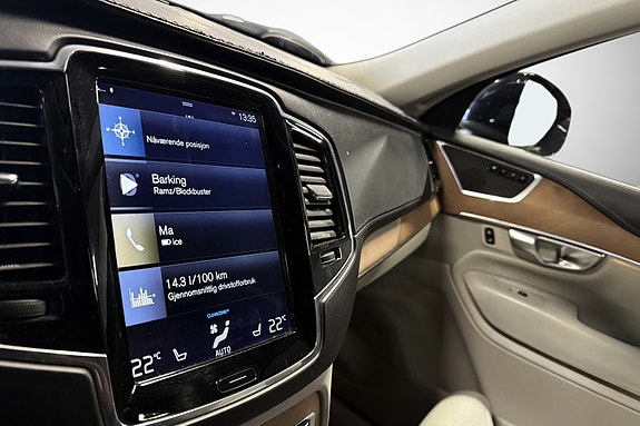 Volvo XC90 23 of 30