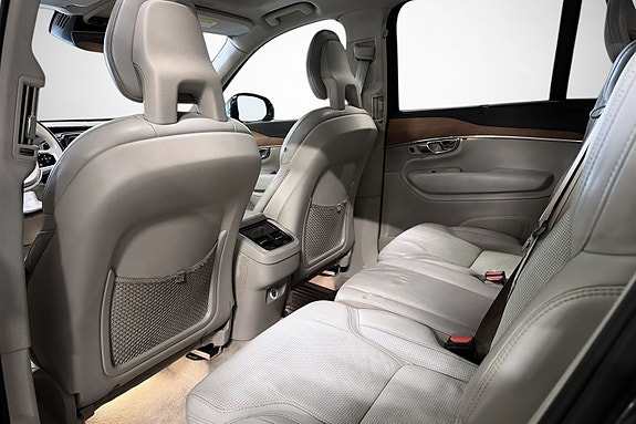 Volvo XC90 17 of 30