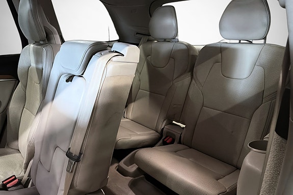 Volvo XC90 28 of 30