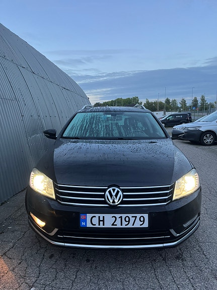 Volkswagen Passat 3 of 30