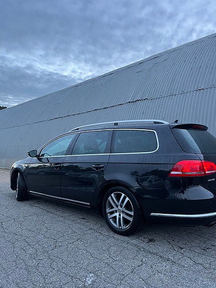Volkswagen Passat 8 of 30