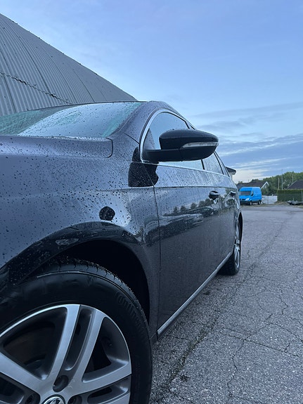 Volkswagen Passat 6 of 30