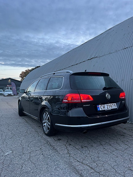 Volkswagen Passat 9 of 30