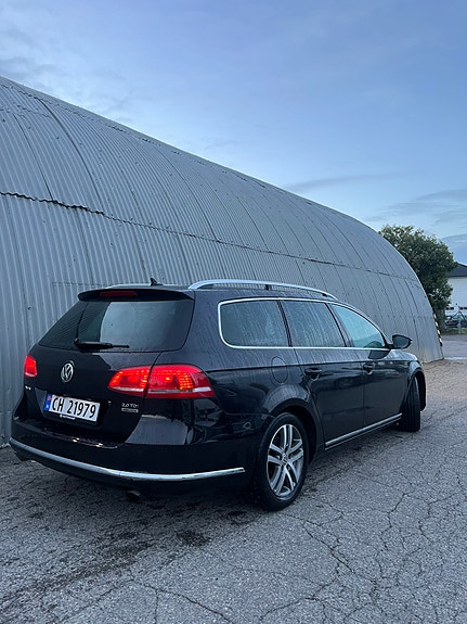 Volkswagen Passat 18 of 30