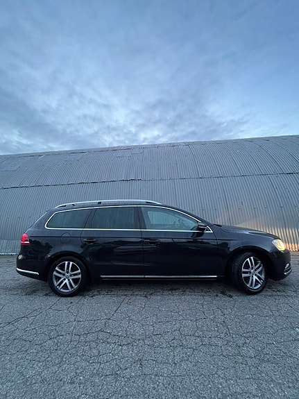 Volkswagen Passat 21 of 30
