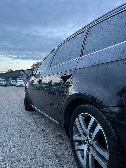 Volkswagen Passat 10 of 30