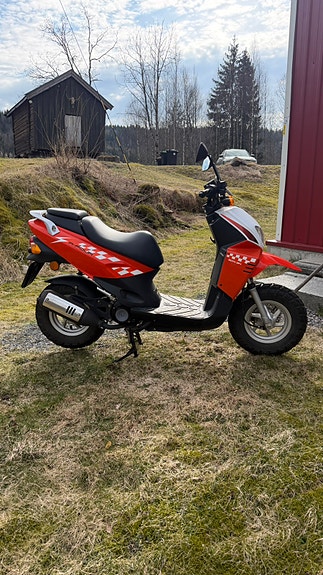 Daelim E-five scooter 3 of 13