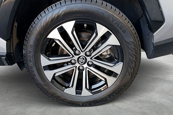 Toyota RAV4 Plug-in Hybrid 15 of 20
