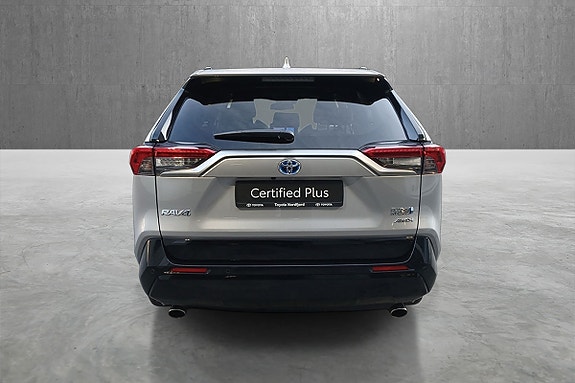 Toyota RAV4 Plug-in Hybrid 4 of 20