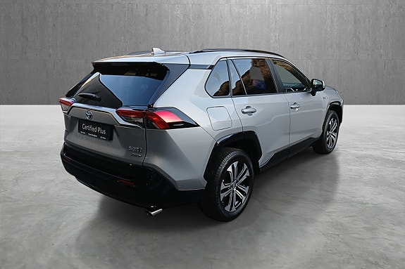 Toyota RAV4 Plug-in Hybrid 5 of 20