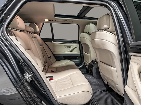 BMW 520d 24 of 30